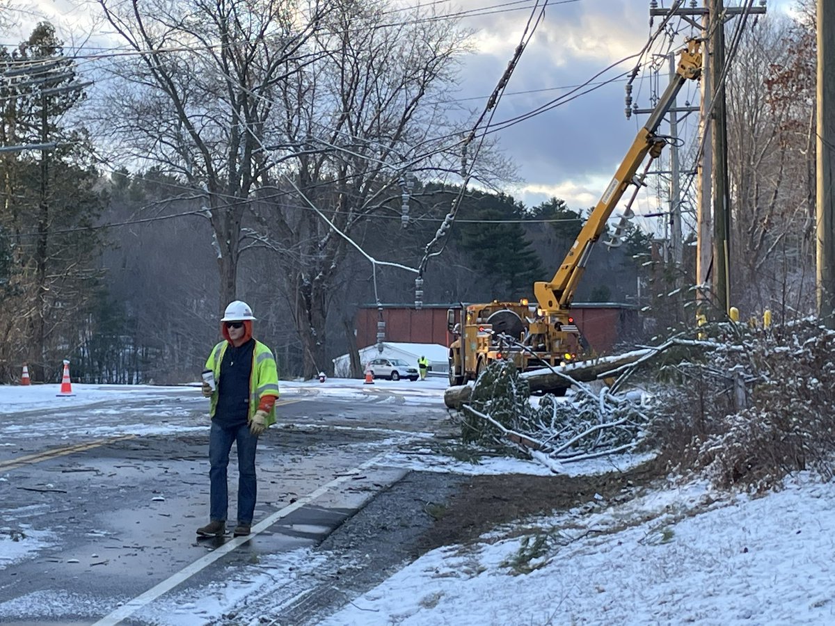 A strong storm last night gave Newport a town-wide blackout leaving 3,000 people without power