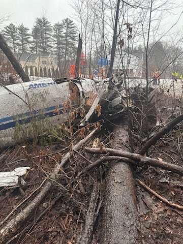Beechcraft C99 cargo plane crashes in a residential neighborhood in southern New Hampshire shortly after taking off from Manchester-Boston Regional Airport
